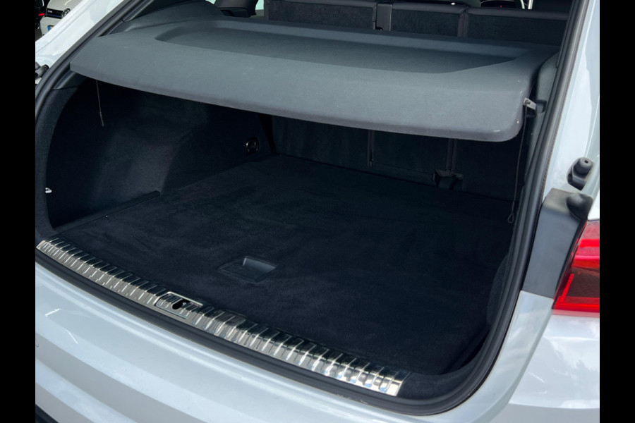 Audi Q3 35 TFSI S Line Pro Line S-LINE | TREKHAAK | 1/2 LEDER