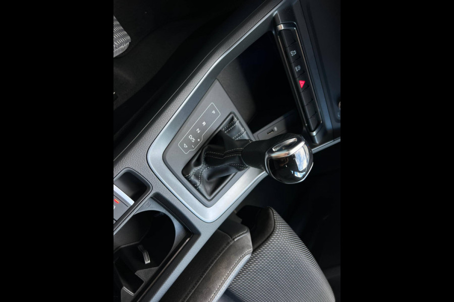 Audi Q3 35 TFSI S Line Pro Line S-LINE | TREKHAAK | 1/2 LEDER