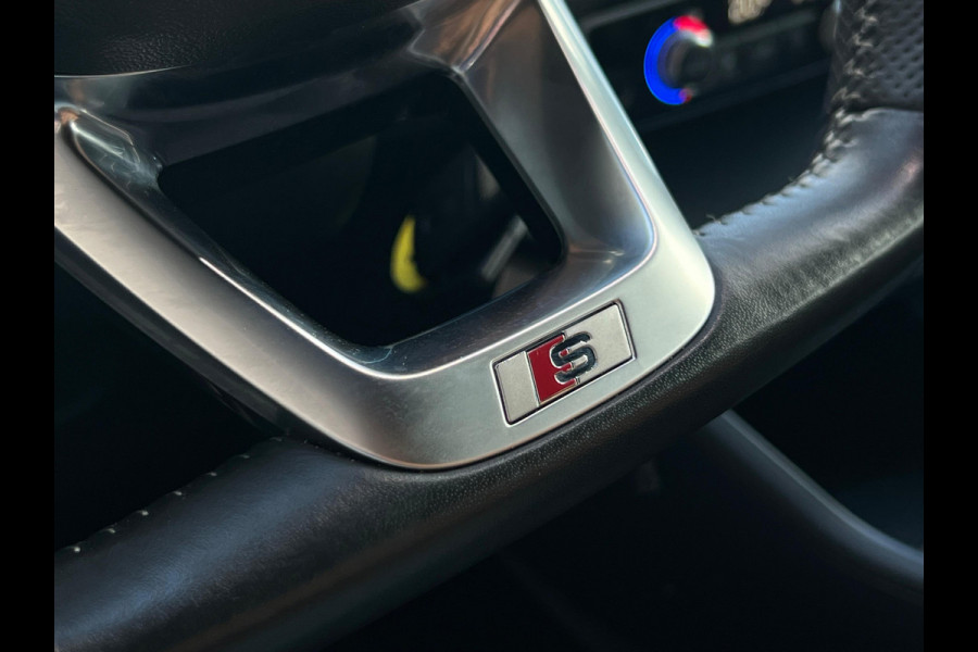 Audi Q3 35 TFSI S Line Pro Line S-LINE | TREKHAAK | 1/2 LEDER