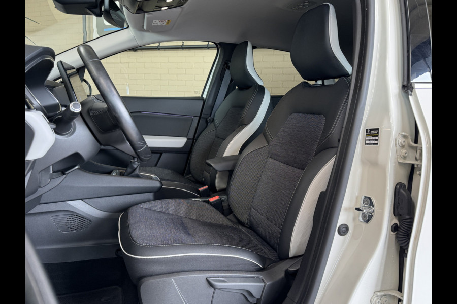 Renault Captur 1.3 TCe 130pk | Intens | Groot navi | 18 inch | Blindspot | Camera | PDC V+A | Cruise Control | 100% onderhouden!