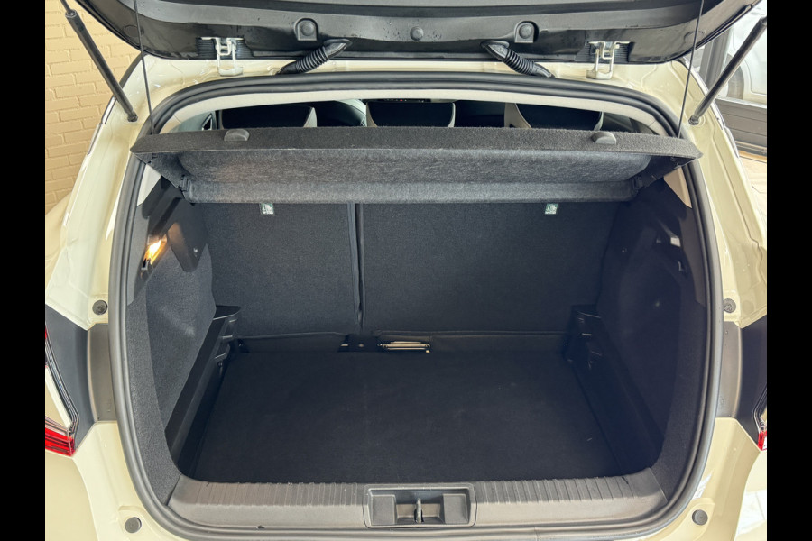 Renault Captur 1.3 TCe 130pk | Intens | Groot navi | 18 inch | Blindspot | Camera | PDC V+A | Cruise Control | 100% onderhouden!