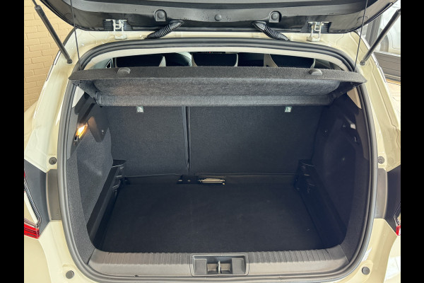 Renault Captur 1.3 TCe 130pk | Intens | Groot navi | 18 inch | Blindspot | Camera | PDC V+A | Cruise Control | 100% onderhouden!