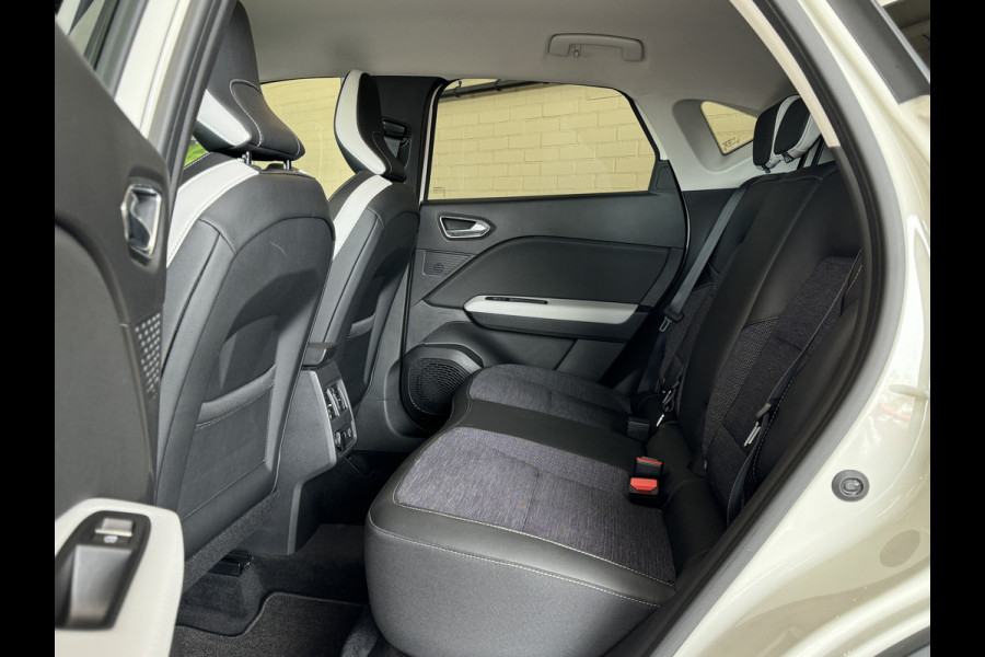 Renault Captur 1.3 TCe 130pk | Intens | Groot navi | 18 inch | Blindspot | Camera | PDC V+A | Cruise Control | 100% onderhouden!