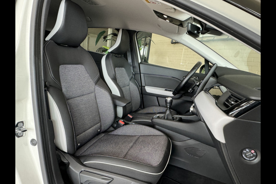 Renault Captur 1.3 TCe 130pk | Intens | Groot navi | 18 inch | Blindspot | Camera | PDC V+A | Cruise Control | 100% onderhouden!