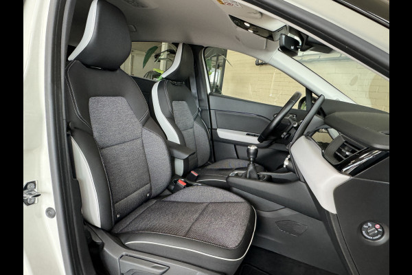 Renault Captur 1.3 TCe 130pk | Intens | Groot navi | 18 inch | Blindspot | Camera | PDC V+A | Cruise Control | 100% onderhouden!