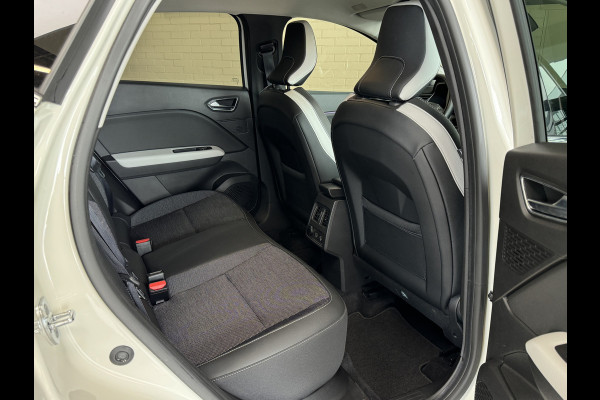 Renault Captur 1.3 TCe 130pk | Intens | Groot navi | 18 inch | Blindspot | Camera | PDC V+A | Cruise Control | 100% onderhouden!