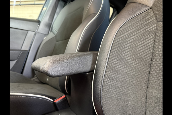 Renault Clio 1.0 TCe 100PK Edition One | VERKOCHT! Groot Navi | Bose | 17 inch | Stoel & stuur verwarming | 100% dealer onderhouden!
