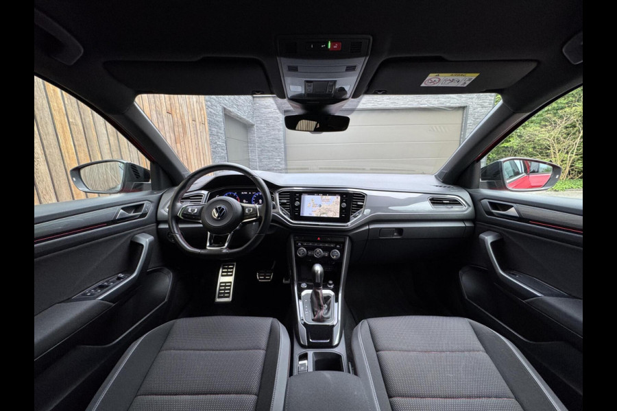 Volkswagen T-Roc 1.5 TSI R-line Automaat | Stoelverwarming | Achteruitrijcamera | Climate control adaptief | Climate control | Keyless entry&star