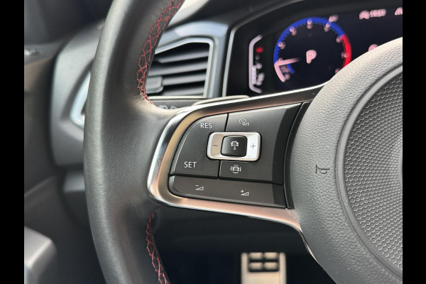 Volkswagen T-Roc 1.5 TSI R-line Automaat | Stoelverwarming | Achteruitrijcamera | Climate control adaptief | Climate control | Keyless entry&star