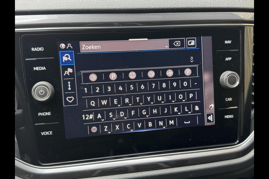 Volkswagen T-Roc 1.5 TSI R-line Automaat | Stoelverwarming | Achteruitrijcamera | Climate control adaptief | Climate control | Keyless entry&star