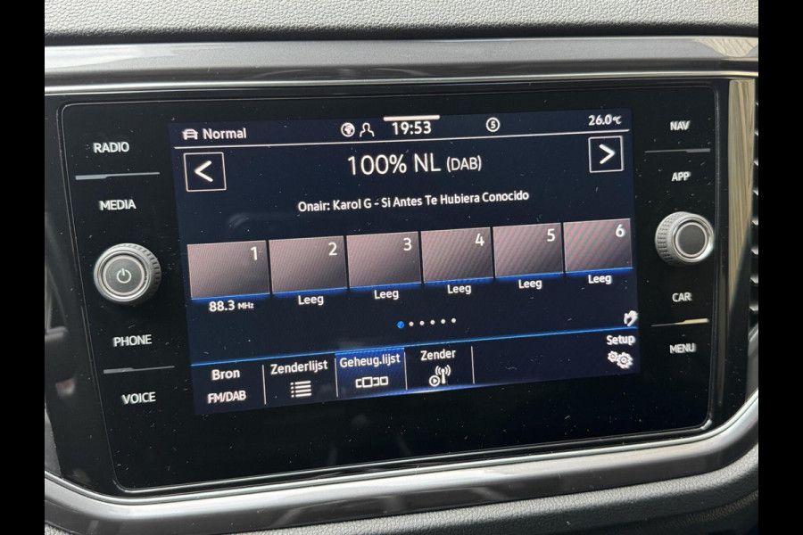 Volkswagen T-Roc 1.5 TSI R-line Automaat | Stoelverwarming | Achteruitrijcamera | Climate control adaptief | Climate control | Keyless entry&star