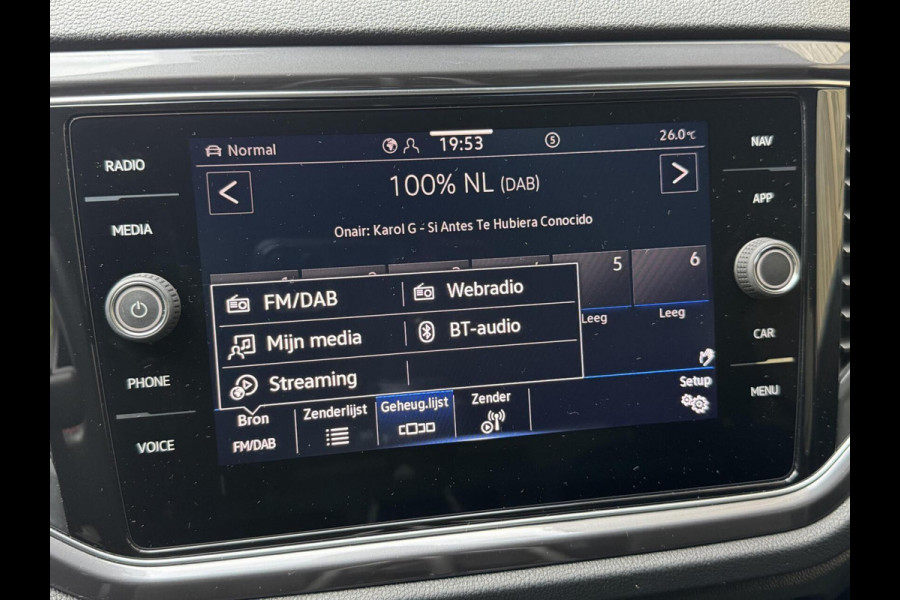 Volkswagen T-Roc 1.5 TSI R-line Automaat | Stoelverwarming | Achteruitrijcamera | Climate control adaptief | Climate control | Keyless entry&star