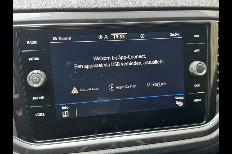 Volkswagen T-Roc 1.5 TSI R-line Automaat | Stoelverwarming | Achteruitrijcamera | Climate control adaptief | Climate control | Keyless entry&star