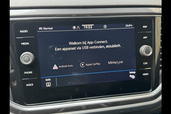Volkswagen T-Roc 1.5 TSI R-line Automaat | Stoelverwarming | Achteruitrijcamera | Climate control adaptief | Climate control | Keyless entry&star