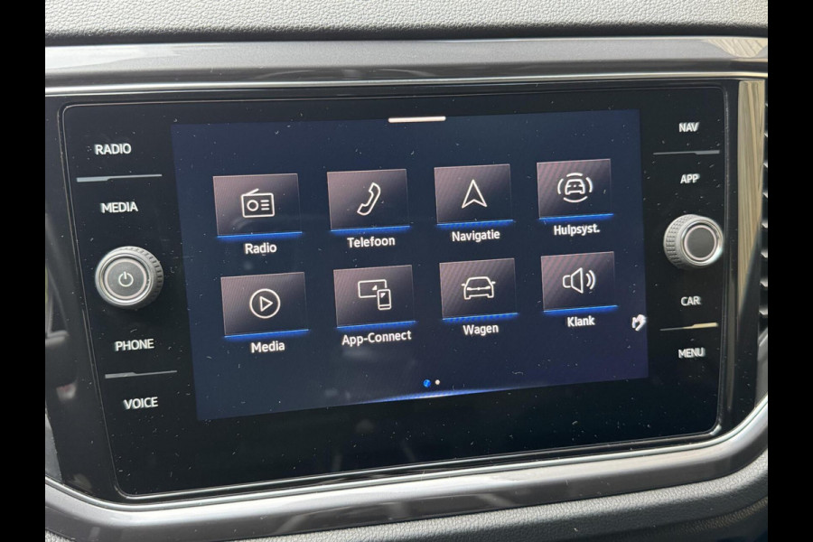 Volkswagen T-Roc 1.5 TSI R-line Automaat | Stoelverwarming | Achteruitrijcamera | Climate control adaptief | Climate control | Keyless entry&star