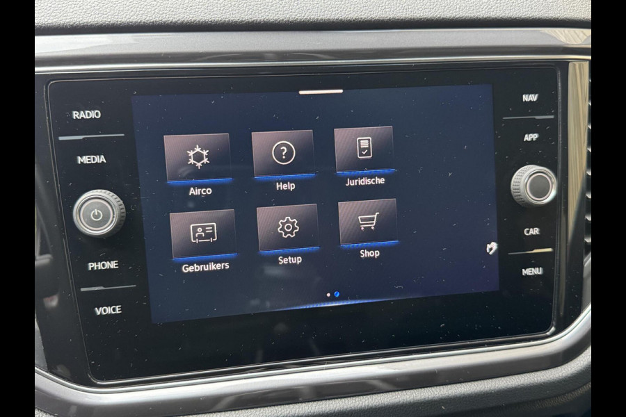 Volkswagen T-Roc 1.5 TSI R-line Automaat | Stoelverwarming | Achteruitrijcamera | Climate control adaptief | Climate control | Keyless entry&star