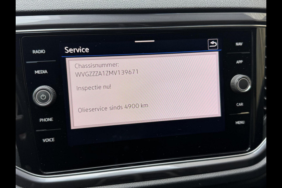 Volkswagen T-Roc 1.5 TSI R-line Automaat | Stoelverwarming | Achteruitrijcamera | Climate control adaptief | Climate control | Keyless entry&star