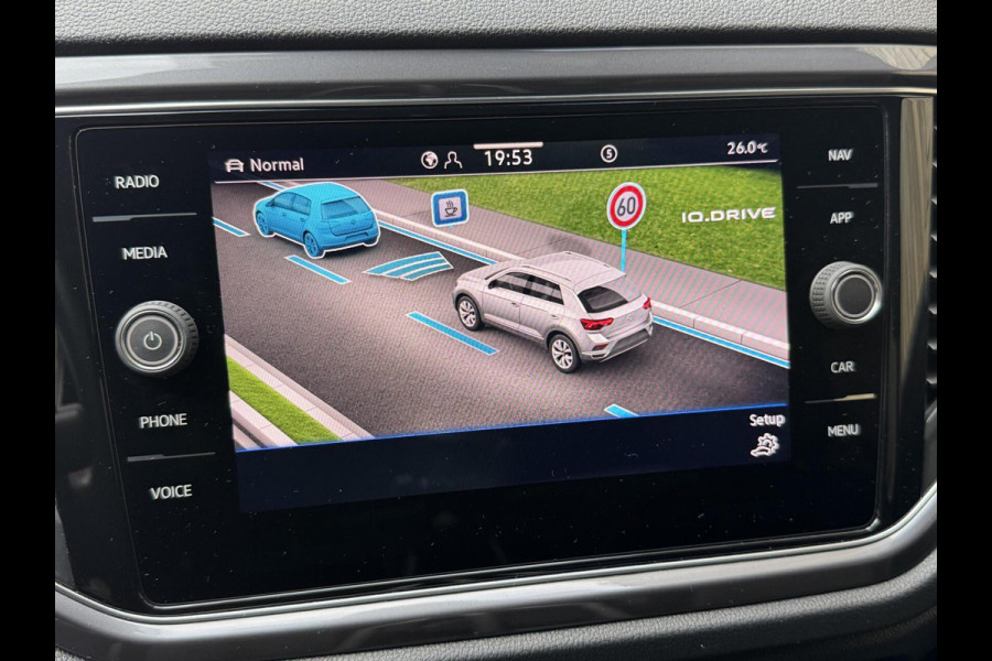 Volkswagen T-Roc 1.5 TSI R-line Automaat | Stoelverwarming | Achteruitrijcamera | Climate control adaptief | Climate control | Keyless entry&star