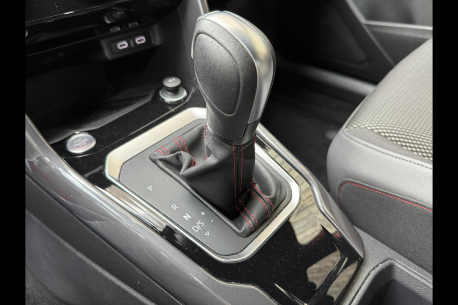 Volkswagen T-Roc 1.5 TSI R-line Automaat | Stoelverwarming | Achteruitrijcamera | Climate control adaptief | Climate control | Keyless entry&star