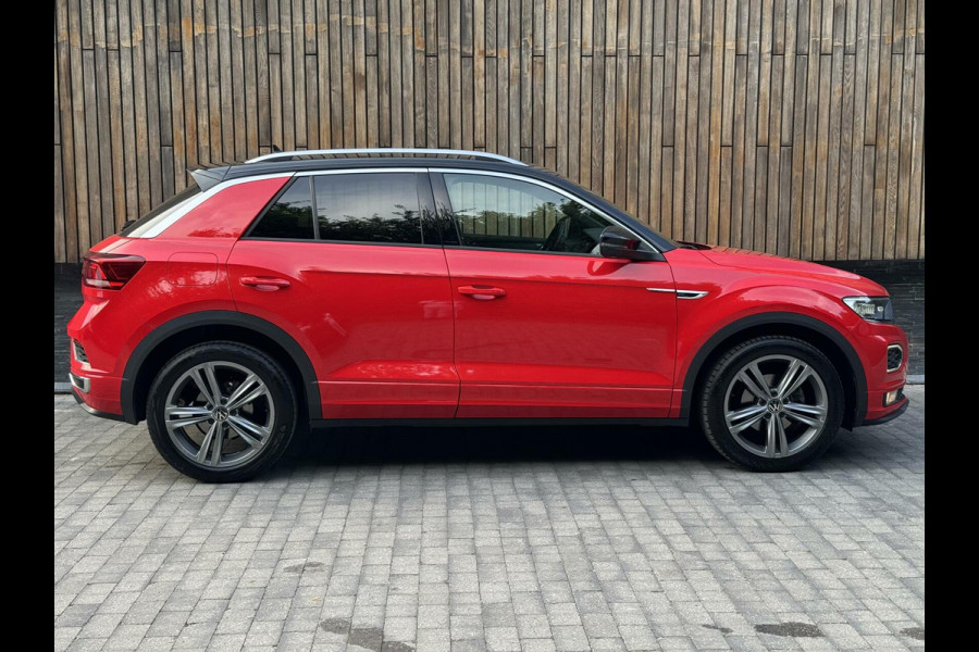 Volkswagen T-Roc 1.5 TSI R-line Automaat | Stoelverwarming | Achteruitrijcamera | Climate control adaptief | Climate control | Keyless entry&star