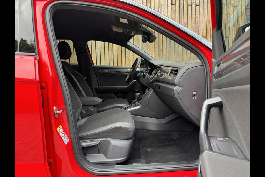 Volkswagen T-Roc 1.5 TSI R-line Automaat | Stoelverwarming | Achteruitrijcamera | Climate control adaptief | Climate control | Keyless entry&star