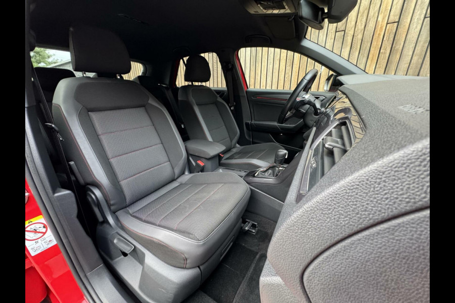 Volkswagen T-Roc 1.5 TSI R-line Automaat | Stoelverwarming | Achteruitrijcamera | Climate control adaptief | Climate control | Keyless entry&star