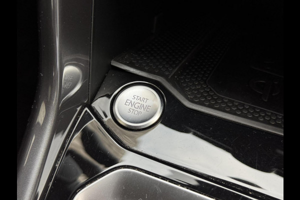 Volkswagen T-Roc 1.5 TSI R-line Automaat | Stoelverwarming | Achteruitrijcamera | Climate control adaptief | Climate control | Keyless entry&star
