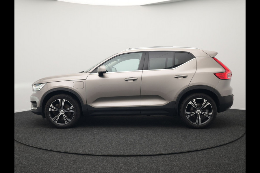 Volvo XC40 T4 Recharge Inscription Plug In Hybrid 211pk PHEV | Panodak | Adaptive Cruise | Pilot Assist | Harman Kardon | Lederen Sportstoelen Verwarmd | Apple Carplay | Camera | Virtual | DAB |