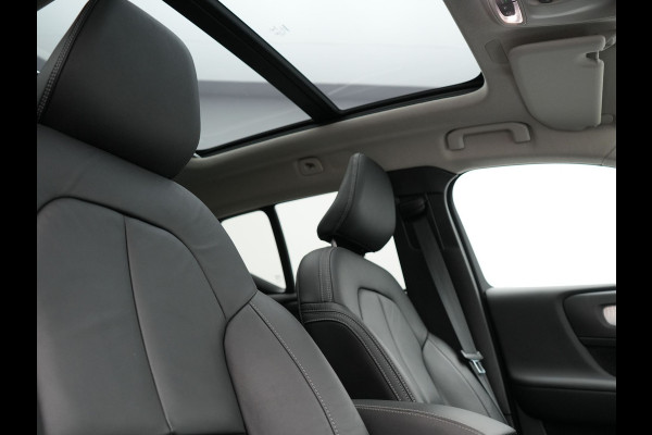 Volvo XC40 T4 Recharge Inscription Plug In Hybrid 211pk PHEV | Panodak | Adaptive Cruise | Pilot Assist | Harman Kardon | Lederen Sportstoelen Verwarmd | Apple Carplay | Camera | Virtual | DAB |