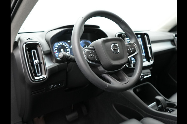 Volvo XC40 T4 Recharge Inscription Plug In Hybrid 211pk PHEV | Panodak | Adaptive Cruise | Pilot Assist | Harman Kardon | Lederen Sportstoelen Verwarmd | Apple Carplay | Camera | Virtual | DAB |