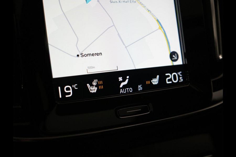 Volvo XC40 T4 Recharge Inscription Plug In Hybrid 211pk PHEV | Panodak | Adaptive Cruise | Pilot Assist | Harman Kardon | Lederen Sportstoelen Verwarmd | Apple Carplay | Camera | Virtual | DAB |