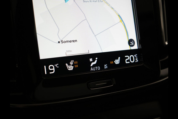 Volvo XC40 T4 Recharge Inscription Plug In Hybrid 211pk PHEV | Panodak | Adaptive Cruise | Pilot Assist | Harman Kardon | Lederen Sportstoelen Verwarmd | Apple Carplay | Camera | Virtual | DAB |