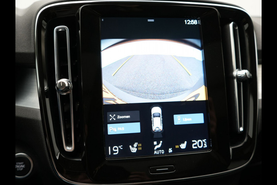 Volvo XC40 T4 Recharge Inscription Plug In Hybrid 211pk PHEV | Panodak | Adaptive Cruise | Pilot Assist | Harman Kardon | Lederen Sportstoelen Verwarmd | Apple Carplay | Camera | Virtual | DAB |