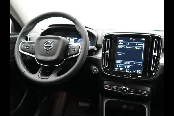 Volvo XC40 T4 Recharge Inscription Plug In Hybrid 211pk PHEV | Panodak | Adaptive Cruise | Pilot Assist | Harman Kardon | Lederen Sportstoelen Verwarmd | Apple Carplay | Camera | Virtual | DAB |