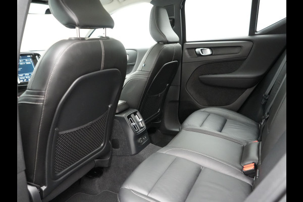 Volvo XC40 T4 Recharge Inscription Plug In Hybrid 211pk PHEV | Panodak | Adaptive Cruise | Pilot Assist | Harman Kardon | Lederen Sportstoelen Verwarmd | Apple Carplay | Camera | Virtual | DAB |