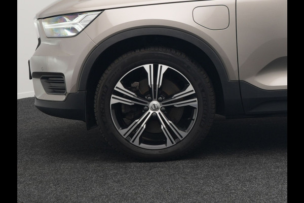 Volvo XC40 T4 Recharge Inscription Plug In Hybrid 211pk PHEV | Panodak | Adaptive Cruise | Pilot Assist | Harman Kardon | Lederen Sportstoelen Verwarmd | Apple Carplay | Camera | Virtual | DAB |