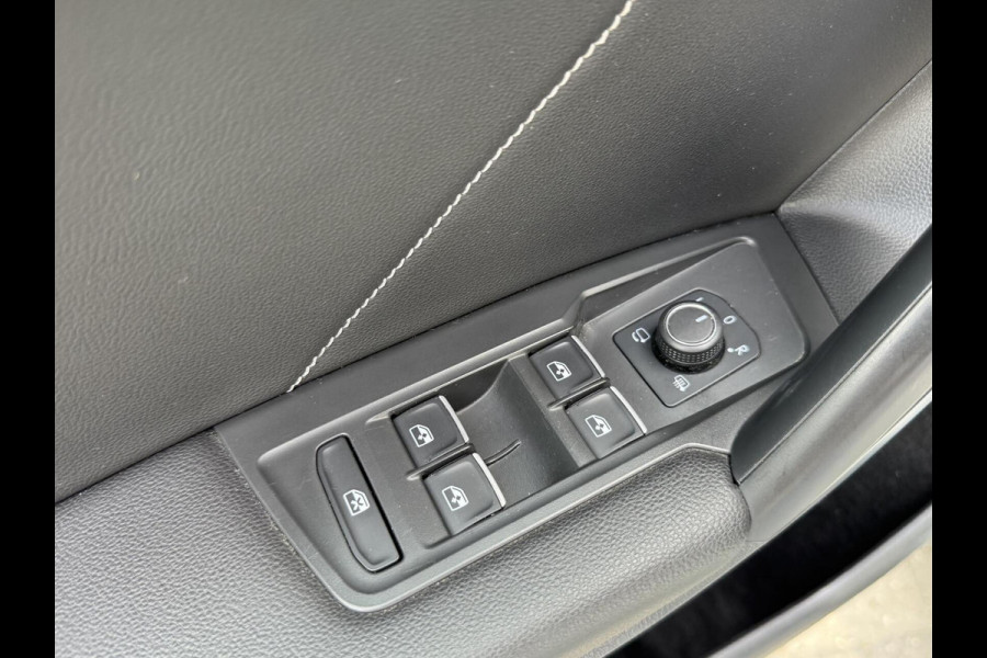 Volkswagen Tiguan Allspace 1.5 TSI R-line Automaat | R-stuur | Navigatiesysteem | Climate control | Cruise control adaptief | R-bekleding | Parkeersensoren