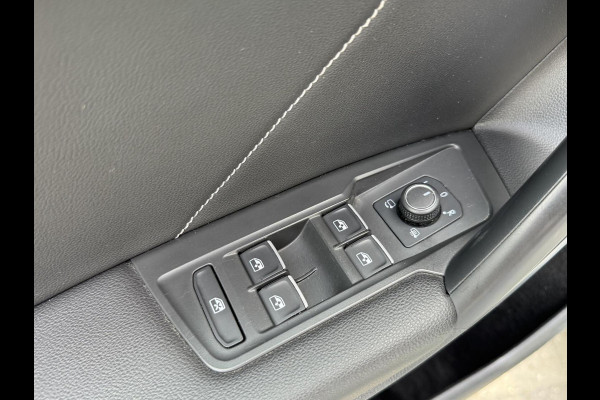 Volkswagen Tiguan Allspace 1.5 TSI R-line Automaat | R-stuur | Navigatiesysteem | Climate control | Cruise control adaptief | R-bekleding | Parkeersensoren