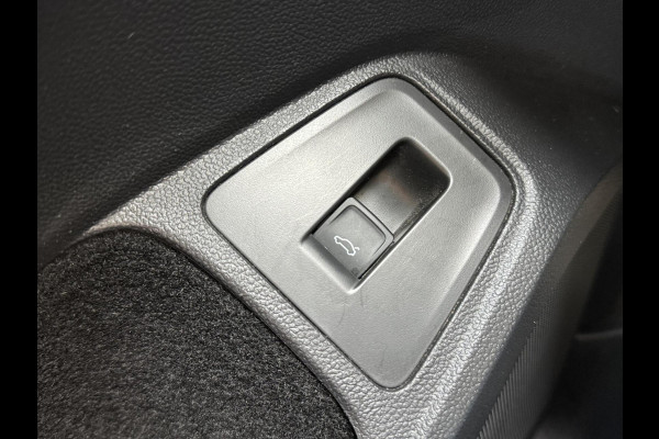 Volkswagen Tiguan Allspace 1.5 TSI R-line Automaat | R-stuur | Navigatiesysteem | Climate control | Cruise control adaptief | R-bekleding | Parkeersensoren