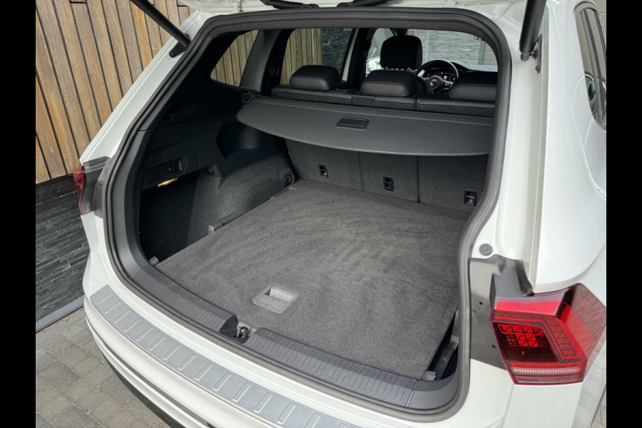 Volkswagen Tiguan Allspace 1.5 TSI R-line Automaat | R-stuur | Navigatiesysteem | Climate control | Cruise control adaptief | R-bekleding | Parkeersensoren