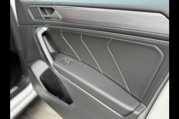 Volkswagen Tiguan Allspace 1.5 TSI R-line Automaat | R-stuur | Navigatiesysteem | Climate control | Cruise control adaptief | R-bekleding | Parkeersensoren