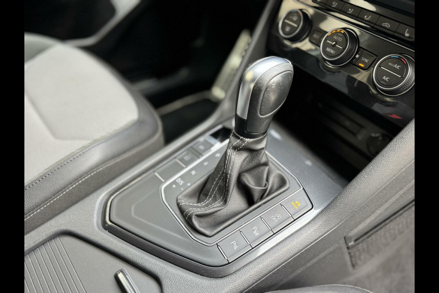 Volkswagen Tiguan Allspace 1.5 TSI R-line Automaat | R-stuur | Navigatiesysteem | Climate control | Cruise control adaptief | R-bekleding | Parkeersensoren