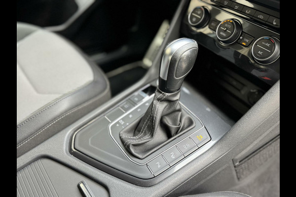 Volkswagen Tiguan Allspace 1.5 TSI R-line Automaat | R-stuur | Navigatiesysteem | Climate control | Cruise control adaptief | R-bekleding | Parkeersensoren