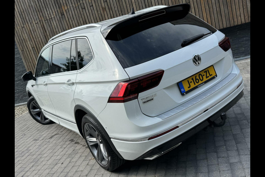 Volkswagen Tiguan Allspace 1.5 TSI R-line Automaat | R-stuur | Navigatiesysteem | Climate control | Cruise control adaptief | R-bekleding | Parkeersensoren