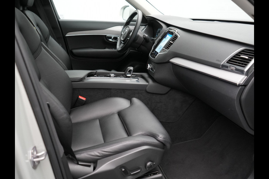 Volvo XC90 T8 Recharge AWD Inscription Plug In Hybrid 394pk 7 Persoons Dealer O.H. PHEV | Panodak | Lederen Sportstoelen Memory | Pilot Assist | Adaptive Cruise | Harman Kardon | Camera | BLIS | Navigatie | Apple Carplay | DAB | Virtual |