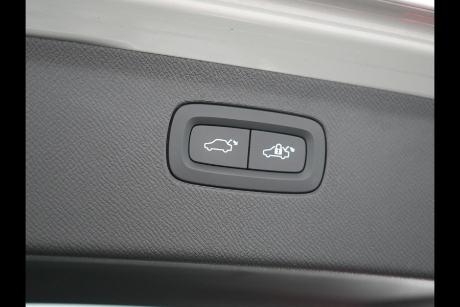 Volvo XC90 T8 Recharge AWD Inscription Plug In Hybrid 394pk 7 Persoons Dealer O.H. PHEV | Panodak | Lederen Sportstoelen Memory | Pilot Assist | Adaptive Cruise | Harman Kardon | Camera | BLIS | Navigatie | Apple Carplay | DAB | Virtual |