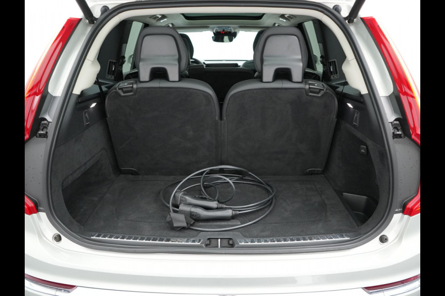 Volvo XC90 T8 Recharge AWD Inscription Plug In Hybrid 394pk 7 Persoons Dealer O.H. PHEV | Panodak | Lederen Sportstoelen Memory | Pilot Assist | Adaptive Cruise | Harman Kardon | Camera | BLIS | Navigatie | Apple Carplay | DAB | Virtual |