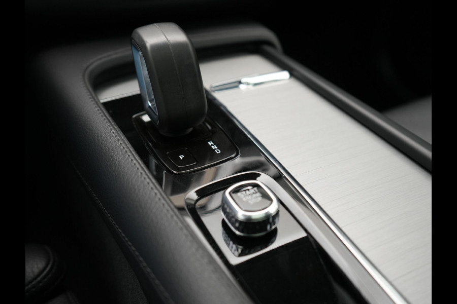 Volvo XC90 T8 Recharge AWD Inscription Plug In Hybrid 394pk 7 Persoons Dealer O.H. PHEV | Panodak | Lederen Sportstoelen Memory | Pilot Assist | Adaptive Cruise | Harman Kardon | Camera | BLIS | Navigatie | Apple Carplay | DAB | Virtual |