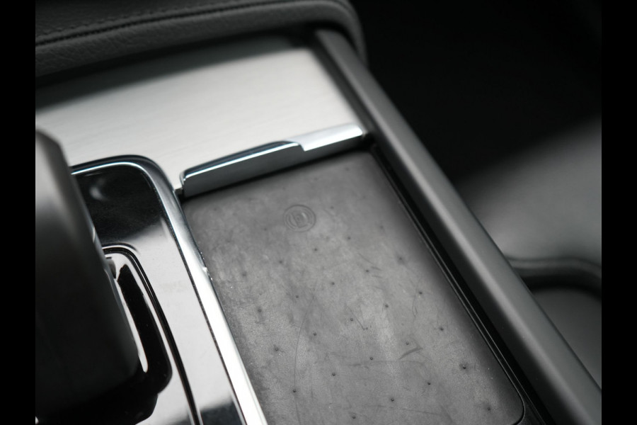 Volvo XC90 T8 Recharge AWD Inscription Plug In Hybrid 394pk 7 Persoons Dealer O.H. PHEV | Panodak | Lederen Sportstoelen Memory | Pilot Assist | Adaptive Cruise | Harman Kardon | Camera | BLIS | Navigatie | Apple Carplay | DAB | Virtual |