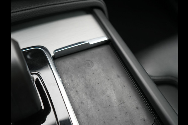 Volvo XC90 T8 Recharge AWD Inscription Plug In Hybrid 394pk 7 Persoons Dealer O.H. PHEV | Panodak | Lederen Sportstoelen Memory | Pilot Assist | Adaptive Cruise | Harman Kardon | Camera | BLIS | Navigatie | Apple Carplay | DAB | Virtual |